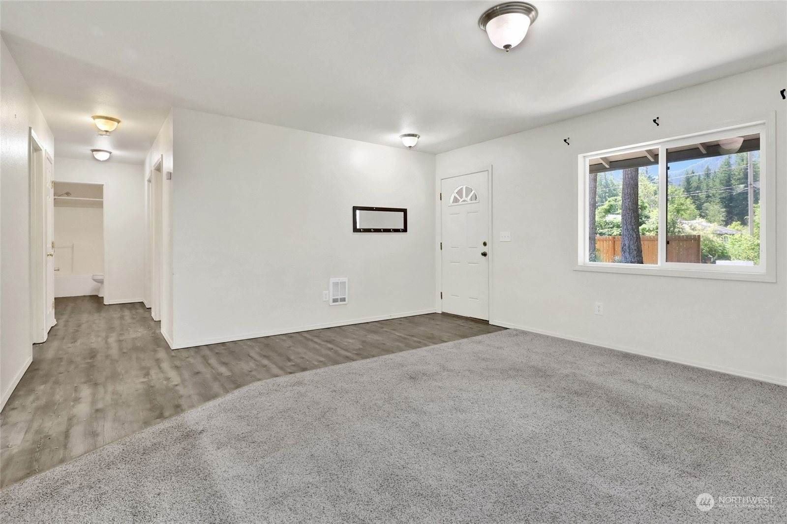 8344 Holly Lane, Maple Falls, WA 98266