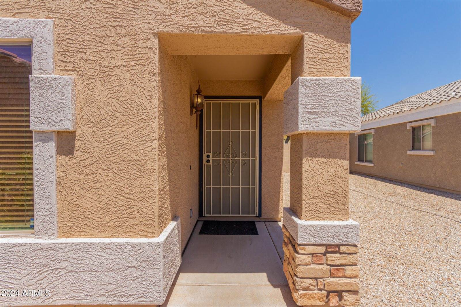 39205 North Cali Circle, San Tan Valley, AZ 85140