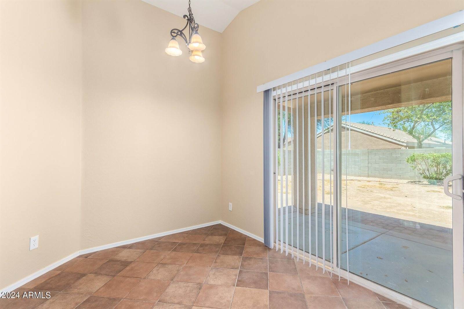 39205 North Cali Circle, San Tan Valley, AZ 85140