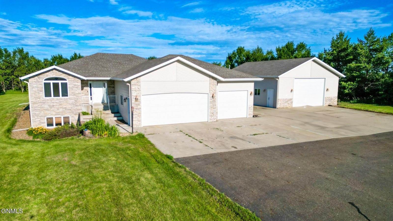 7510 Hightop Lane, Bismarck, ND 58503