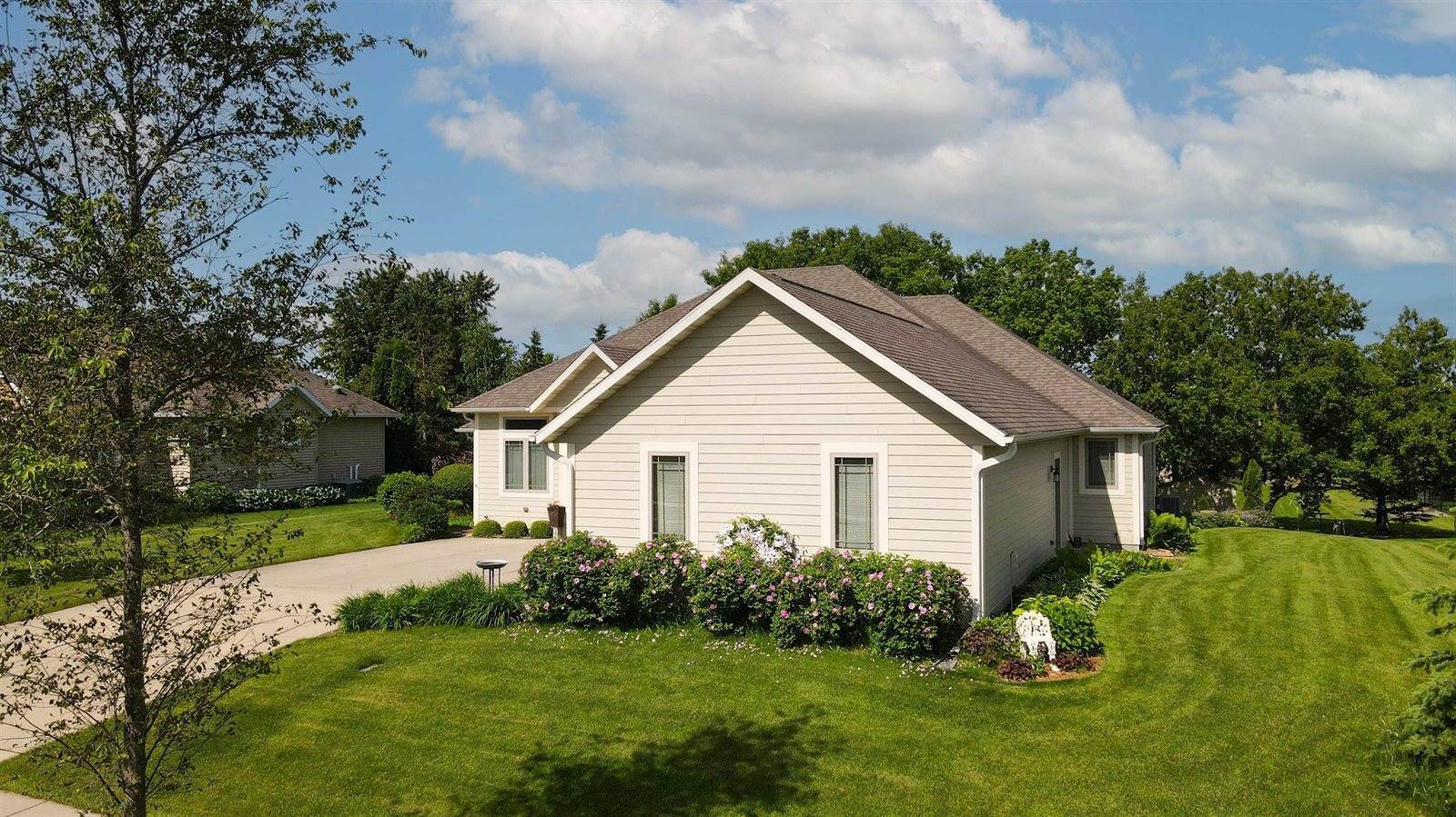 300 S Sycamore Avenue, Marshfield, WI 54449