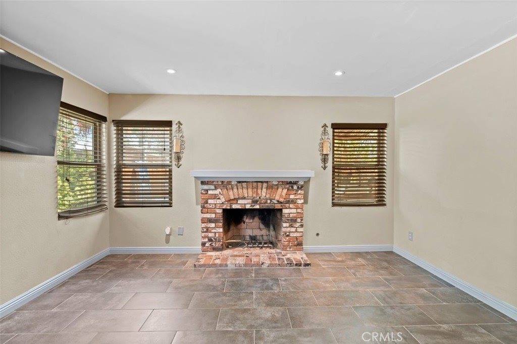 2809 Willowbrook Avenue, Palmdale, CA 93551