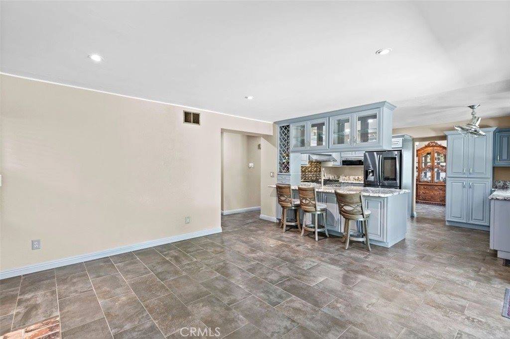 2809 Willowbrook Avenue, Palmdale, CA 93551