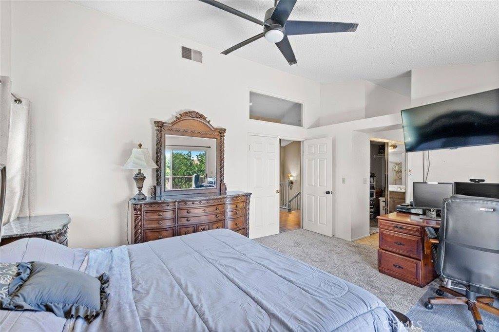 2809 Willowbrook Avenue, Palmdale, CA 93551