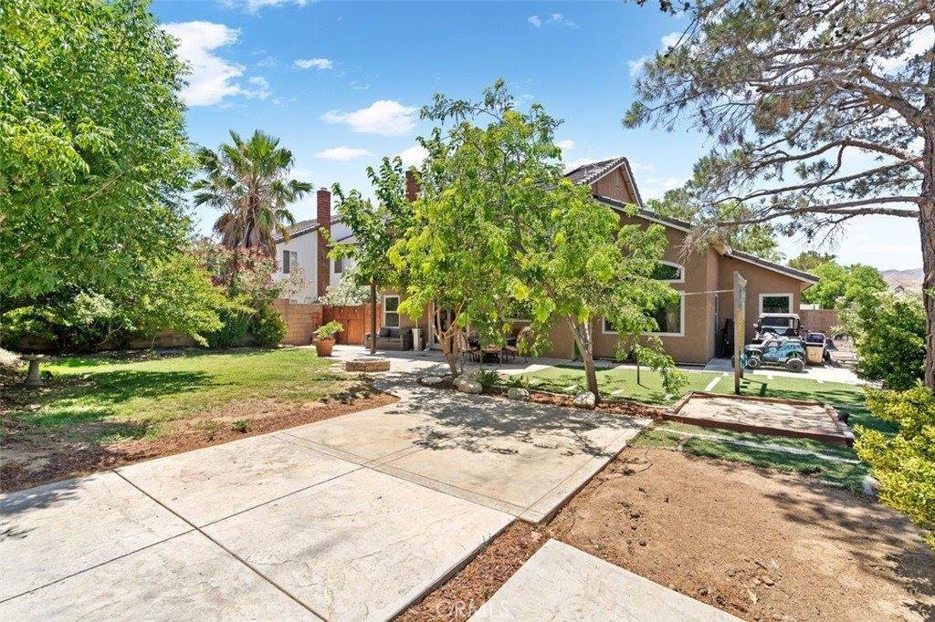 2809 Willowbrook Avenue, Palmdale, CA 93551