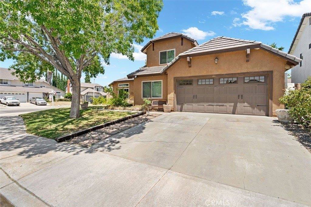 2809 Willowbrook Avenue, Palmdale, CA 93551