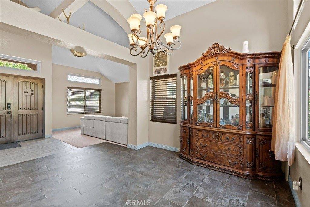 2809 Willowbrook Avenue, Palmdale, CA 93551