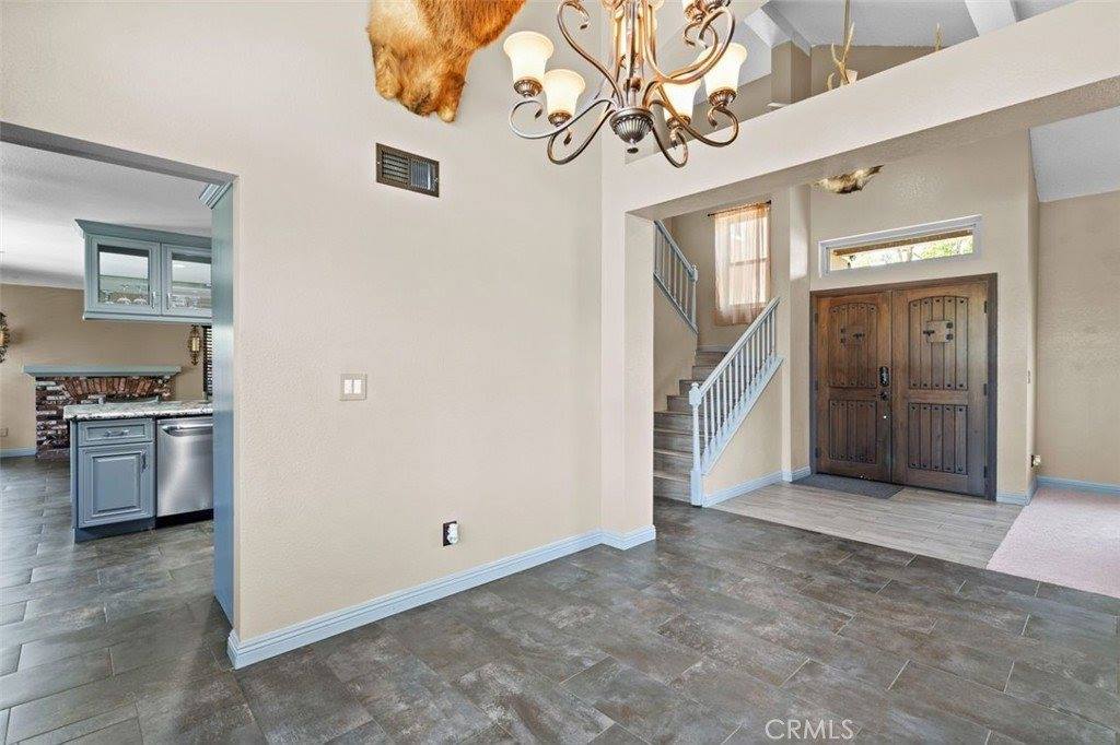 2809 Willowbrook Avenue, Palmdale, CA 93551