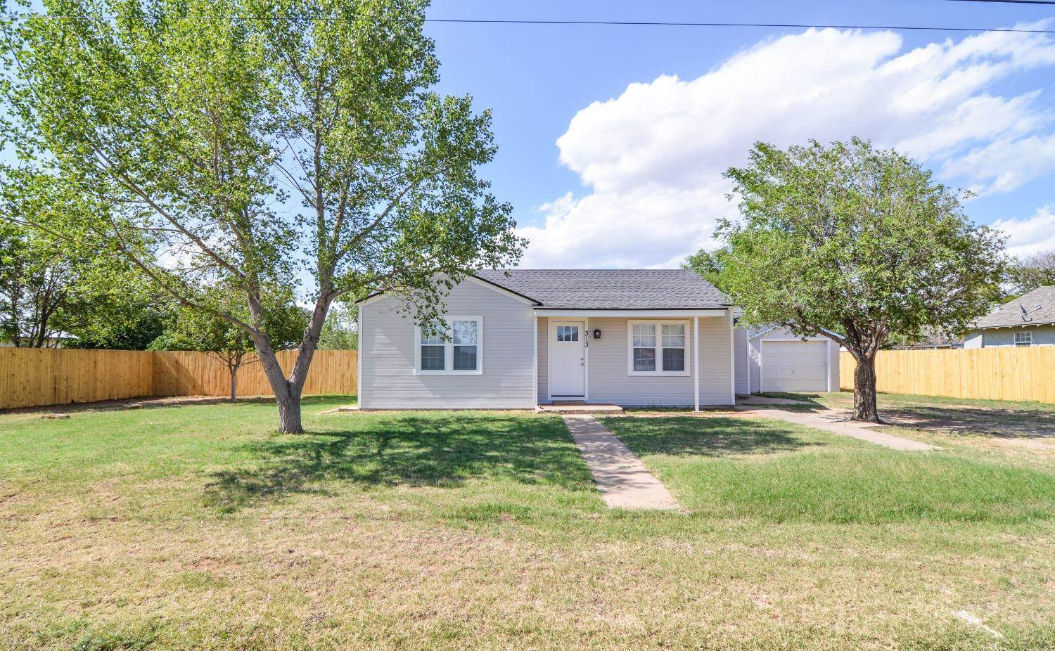 313 East 7th Street, Idalou, TX 79329