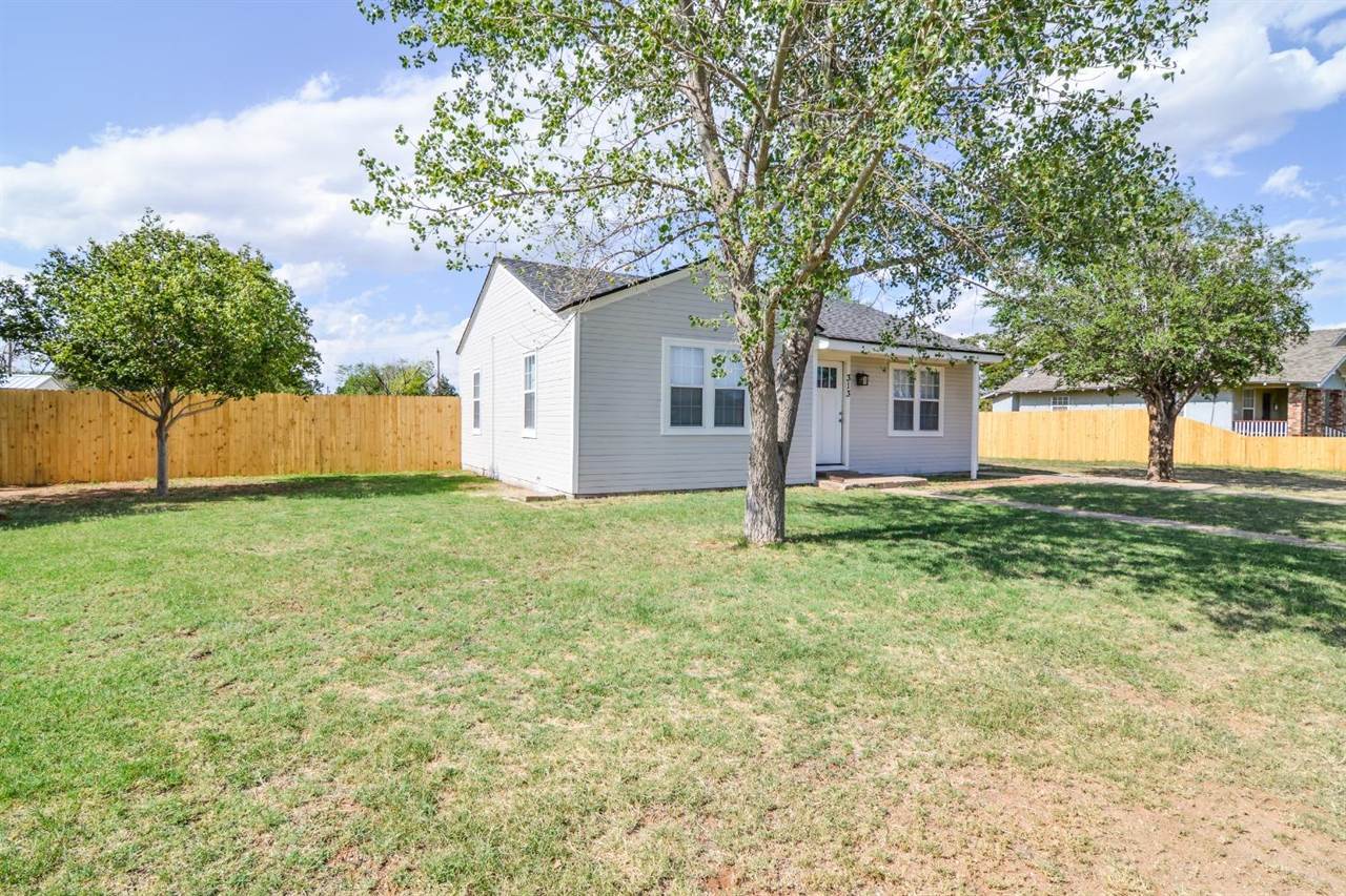 313 East 7th Street, Idalou, TX 79329