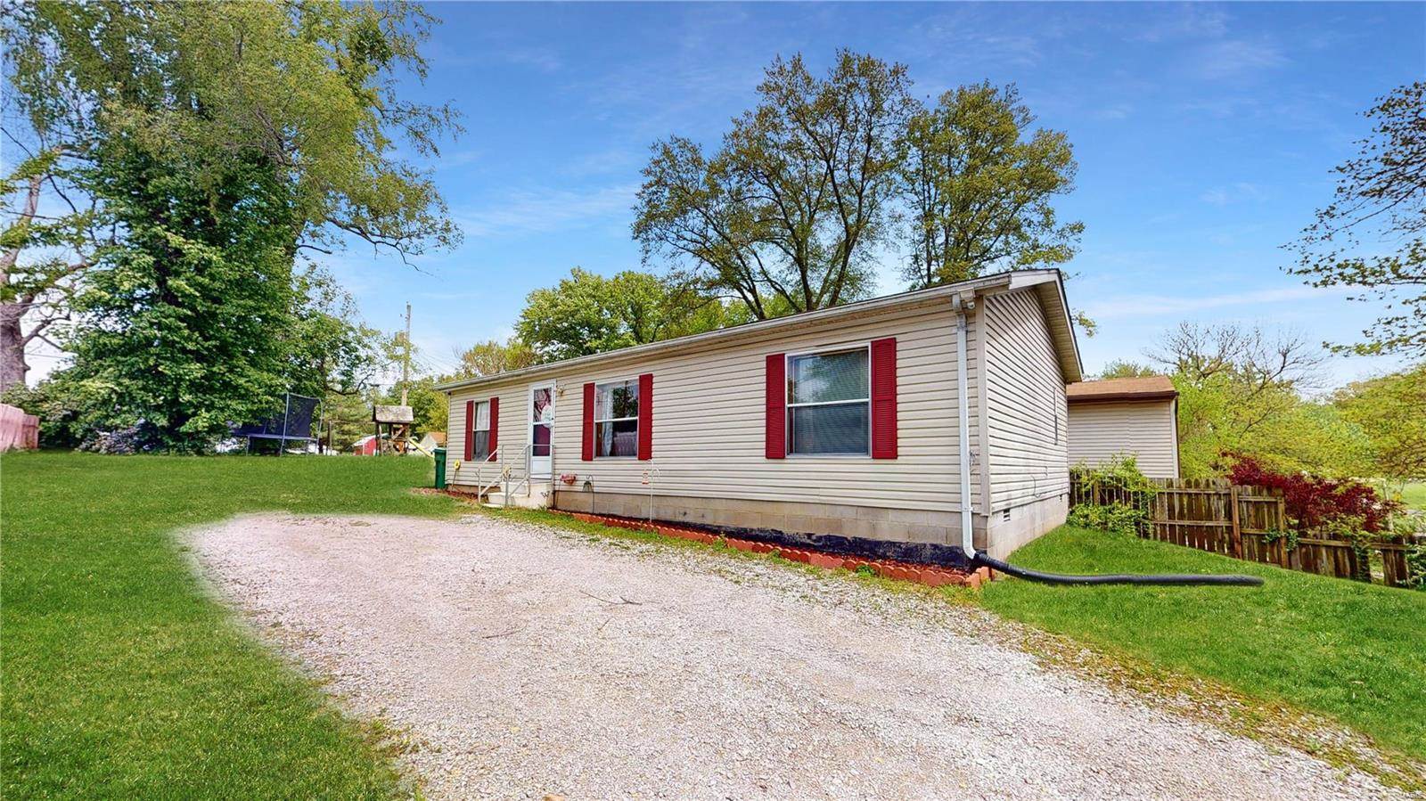 715 South 15th Street, Belleville, IL 62220