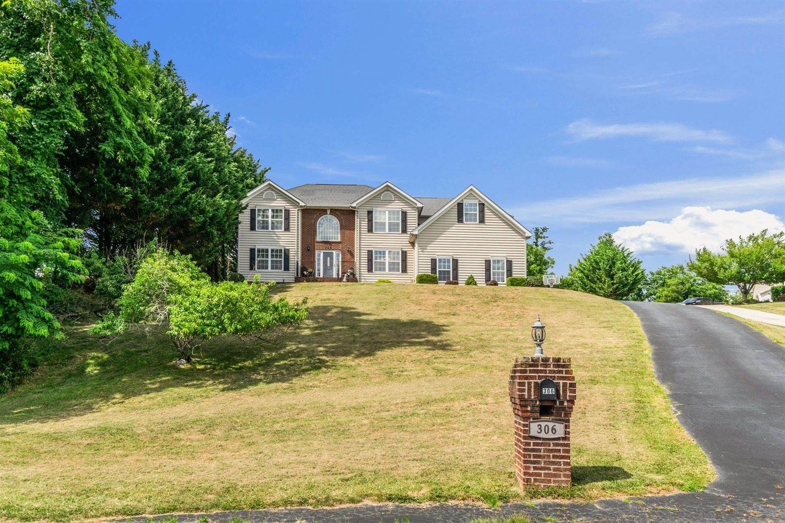 306 Meadow Ridge, Radford, VA 24141