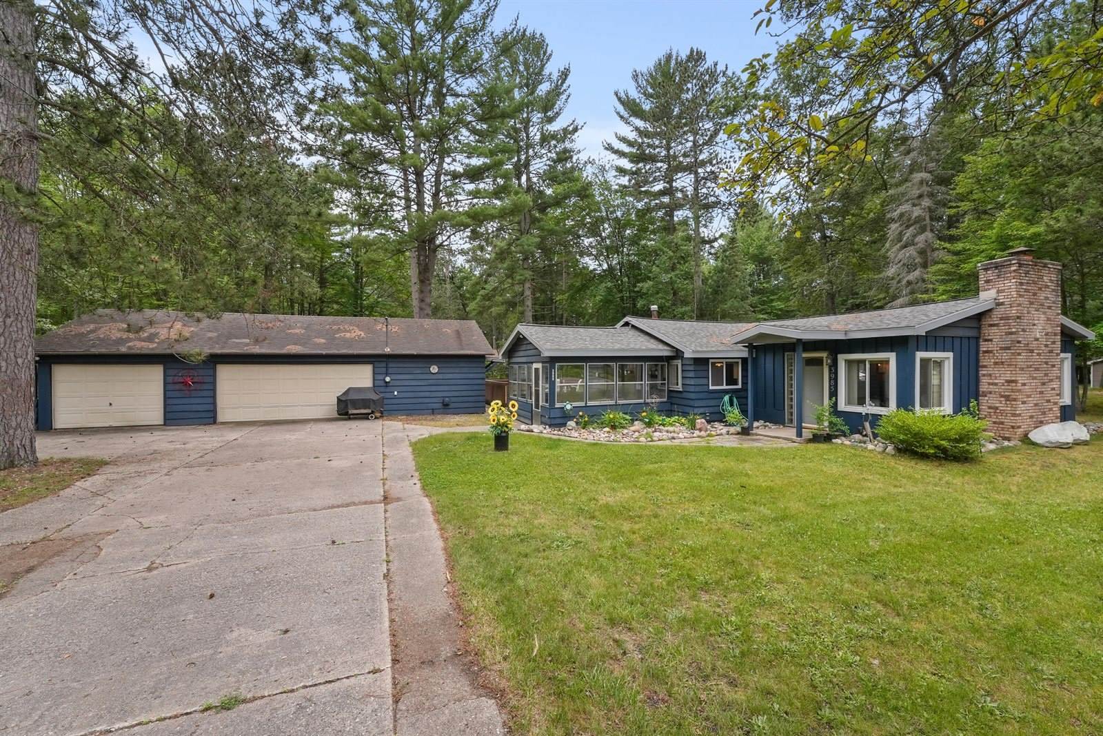 3985 East Higgins Lake Drive, Roscommon, MI 48653