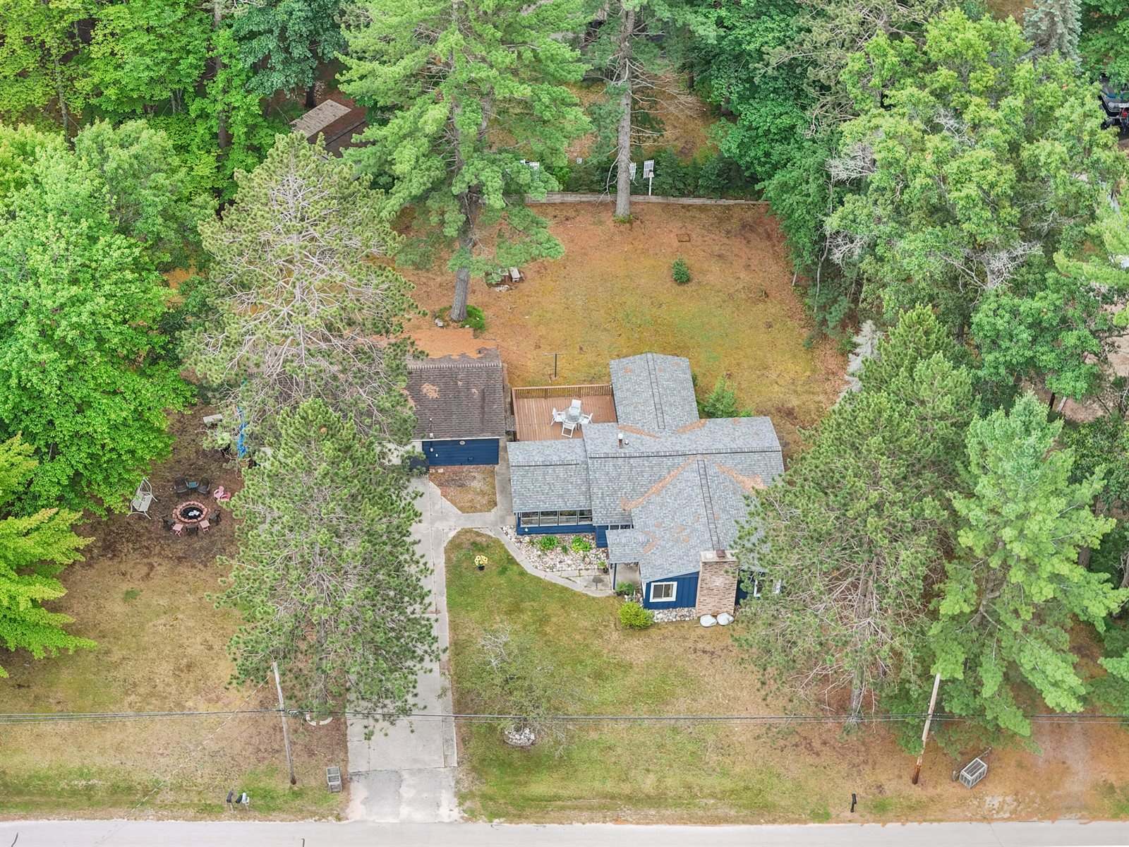 3985 East Higgins Lake Drive, Roscommon, MI 48653