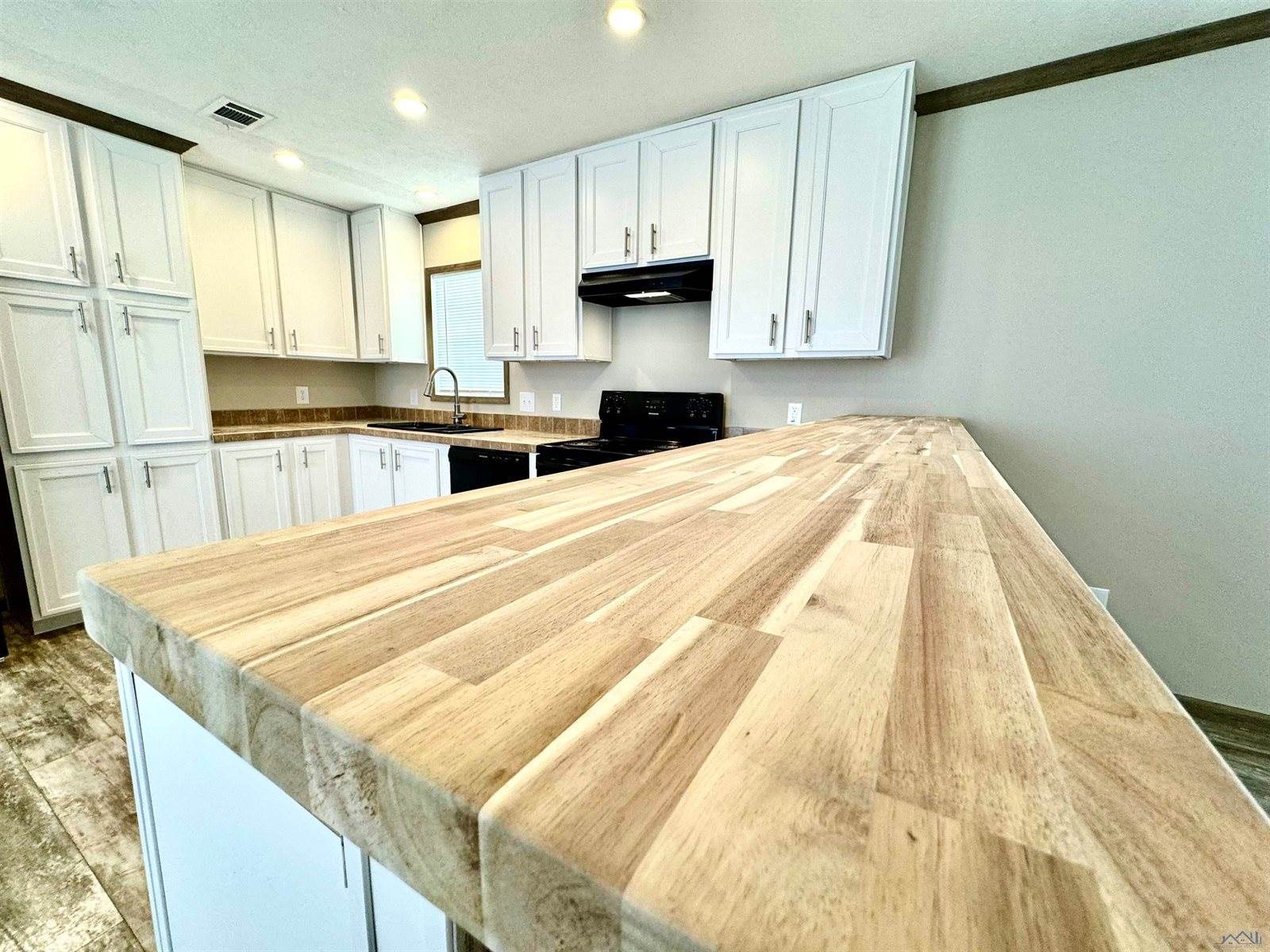 462 Frederick Dr, Thibodaux, LA 70301