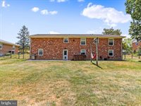 207 Bedford Place, Stephens City, VA 22655