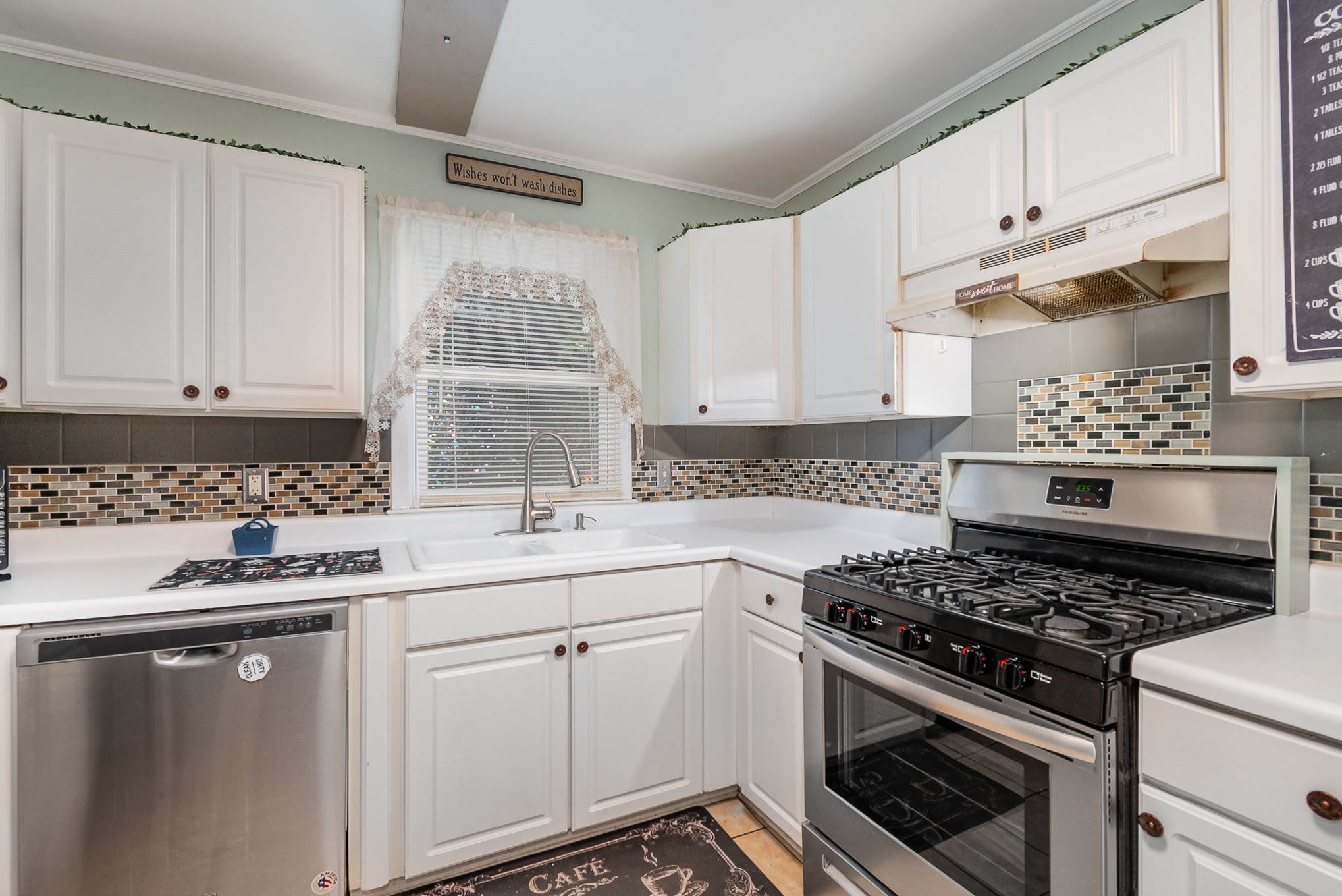 2210 Hubert St, Greensboro, NC 27403