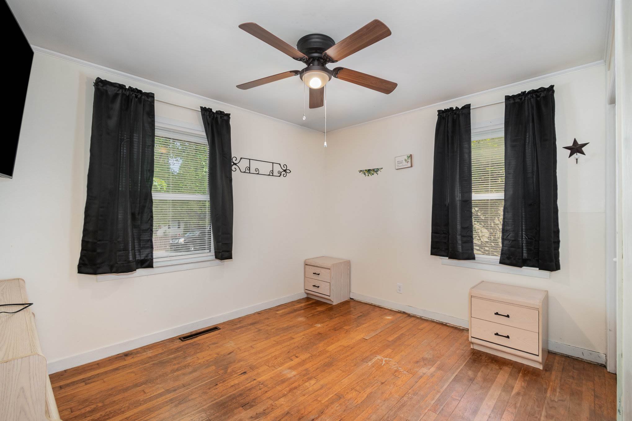 2210 Hubert St, Greensboro, NC 27403