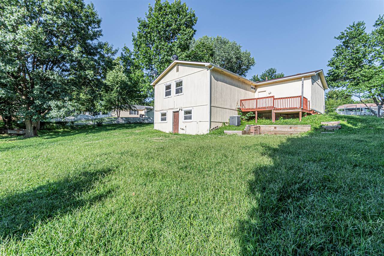 503 Mustang Drive, Ogden, KS 66517