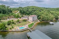 730 Flame Dr, Unit 1C, Camdenton, MO 65020