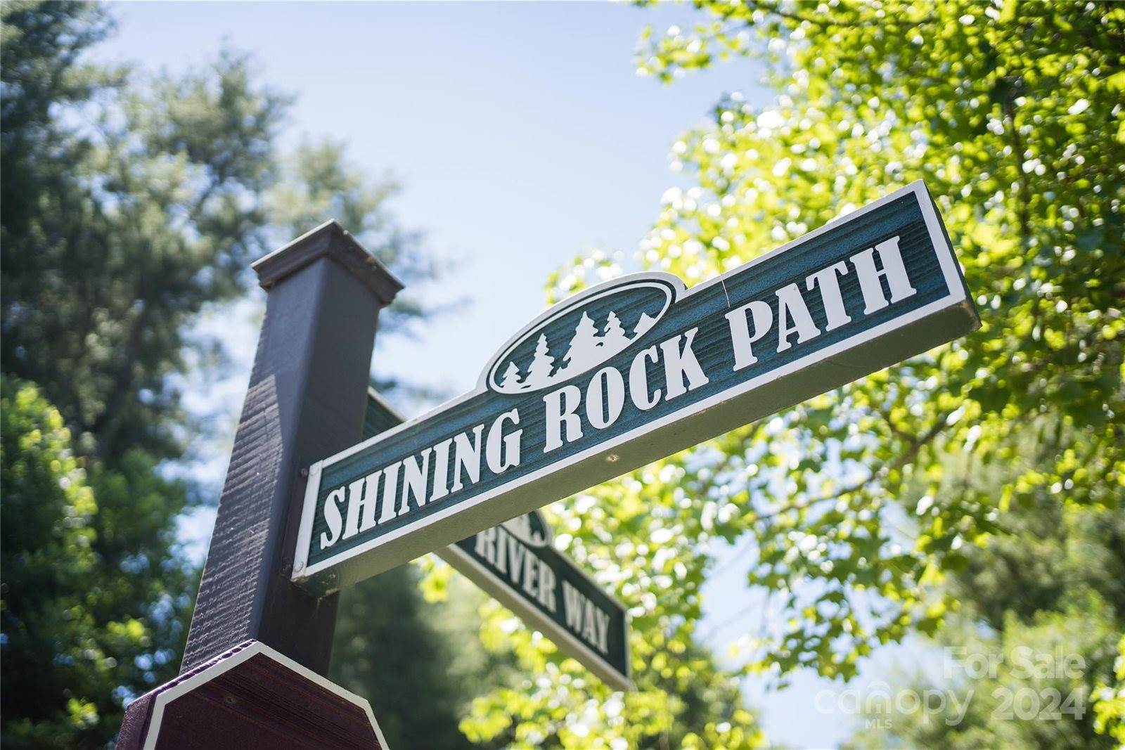 567 Shining Rock Path, Horse Shoe, NC 28742
