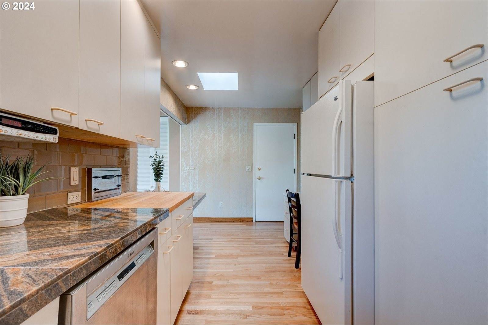 14201 NE Sacramento St, Portland, OR 97230