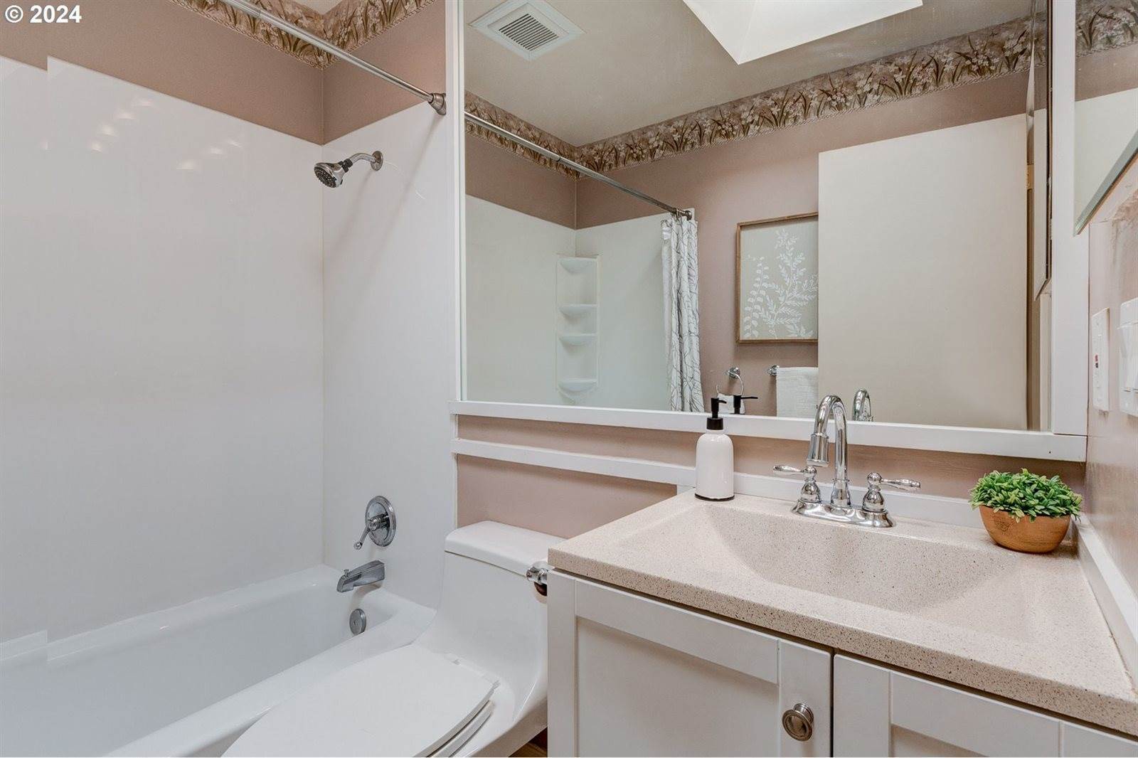 14201 NE Sacramento St, Portland, OR 97230