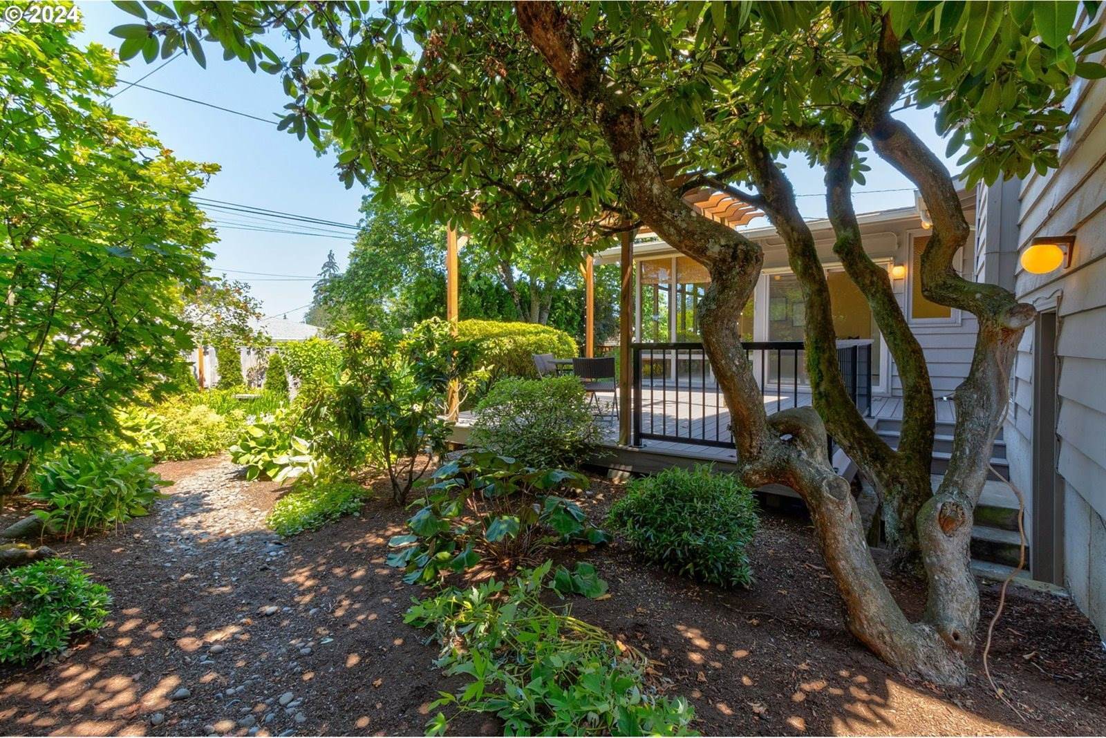 14201 NE Sacramento St, Portland, OR 97230