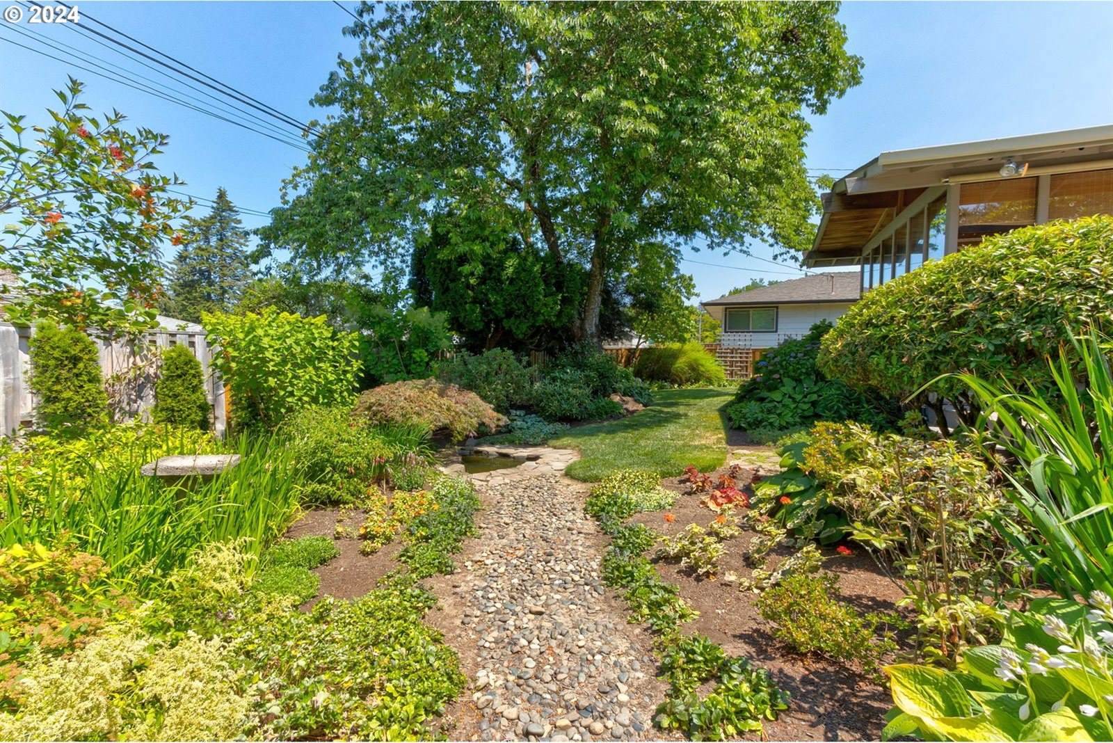 14201 NE Sacramento St, Portland, OR 97230