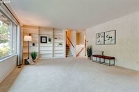 14201 NE Sacramento St, Portland, OR 97230