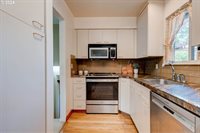 14201 NE Sacramento St, Portland, OR 97230