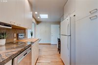 14201 NE Sacramento St, Portland, OR 97230