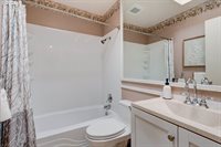 14201 NE Sacramento St, Portland, OR 97230