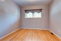 14201 NE Sacramento St, Portland, OR 97230