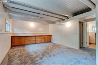 14201 NE Sacramento St, Portland, OR 97230