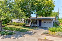 14201 NE Sacramento St, Portland, OR 97230