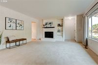 14201 NE Sacramento St, Portland, OR 97230