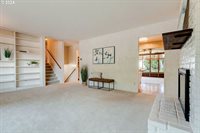 14201 NE Sacramento St, Portland, OR 97230