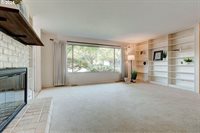 14201 NE Sacramento St, Portland, OR 97230