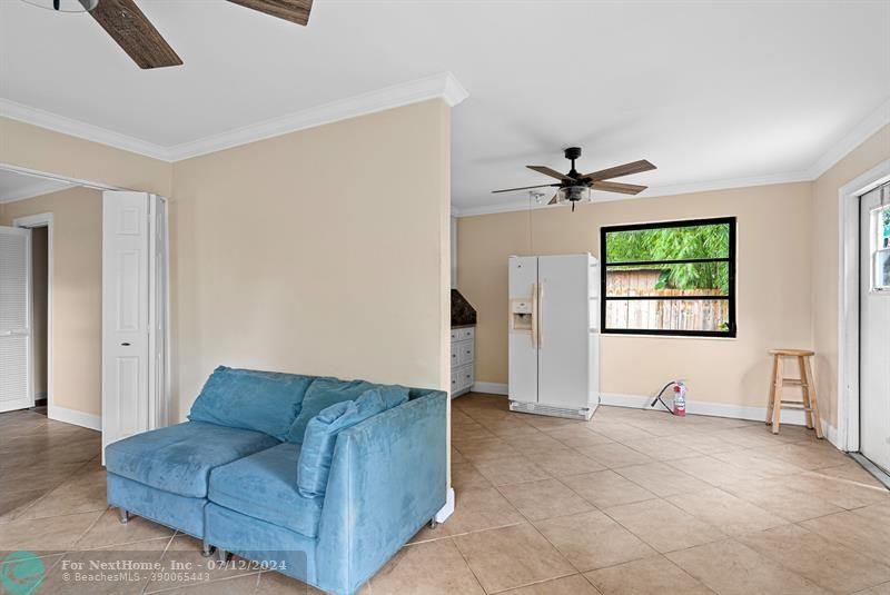 719 NE 36th St, Oakland Park, FL 33334