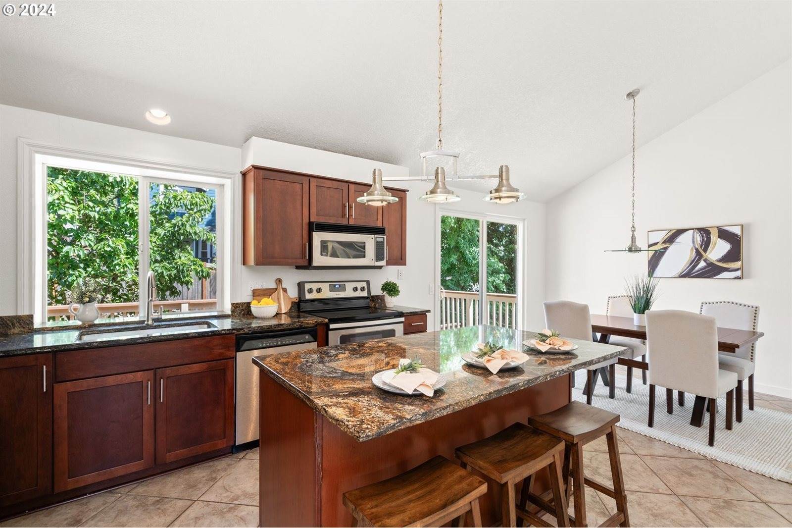 7162 SW Linette Way, Beaverton, OR 97007