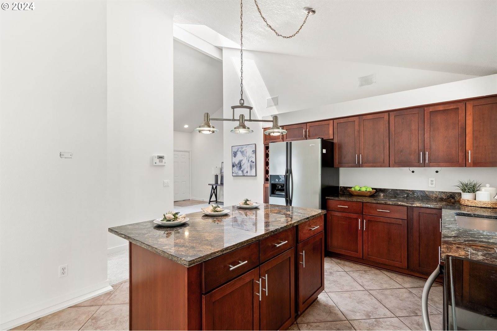 7162 SW Linette Way, Beaverton, OR 97007