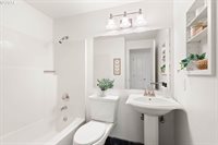 7162 SW Linette Way, Beaverton, OR 97007