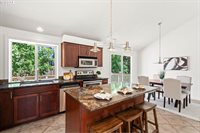 7162 SW Linette Way, Beaverton, OR 97007