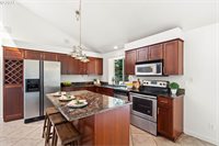 7162 SW Linette Way, Beaverton, OR 97007