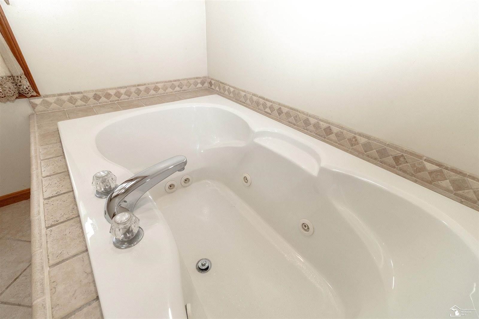 4986 Wells Road, Petersburg, MI 49270