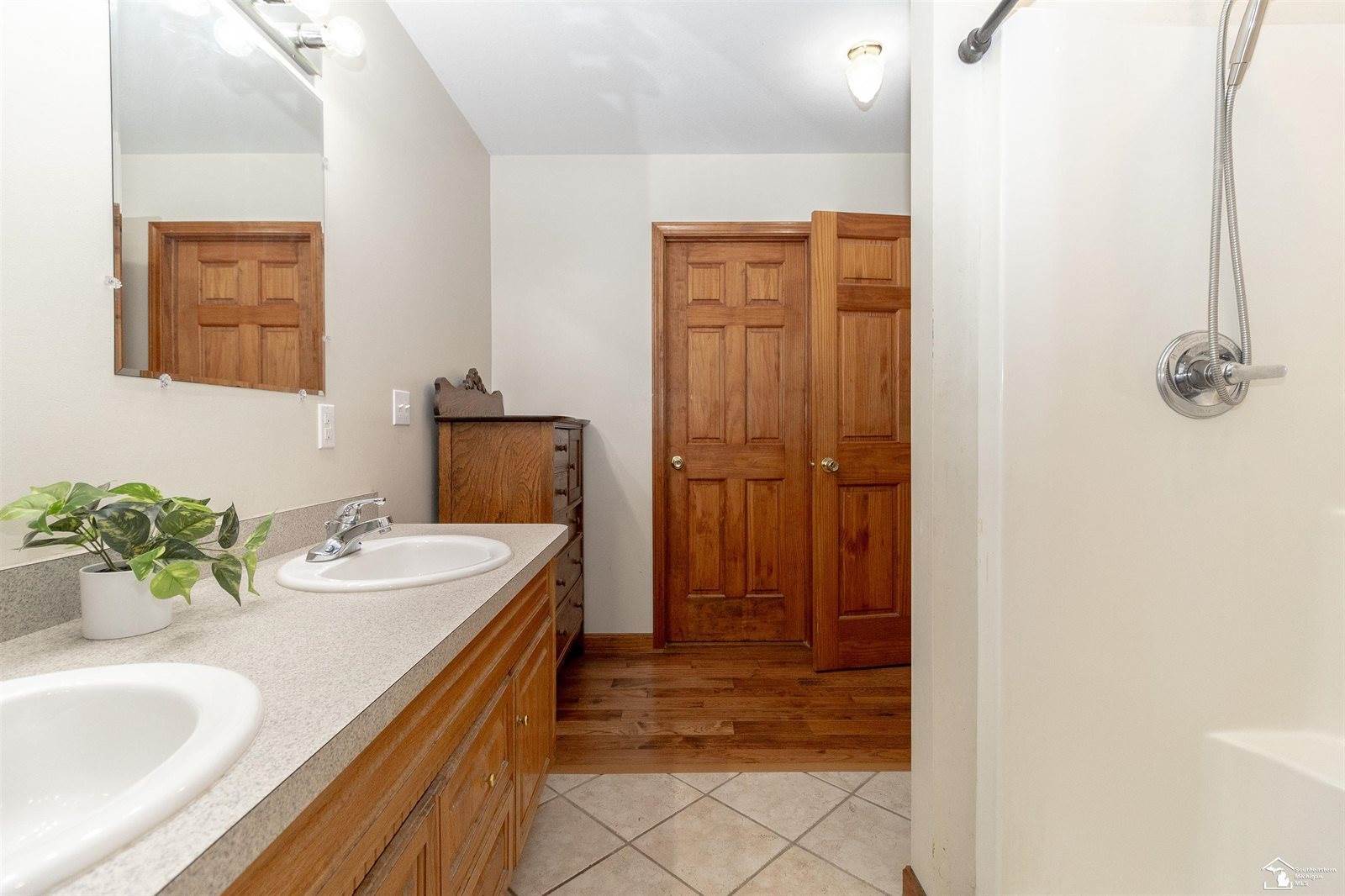 4986 Wells Road, Petersburg, MI 49270