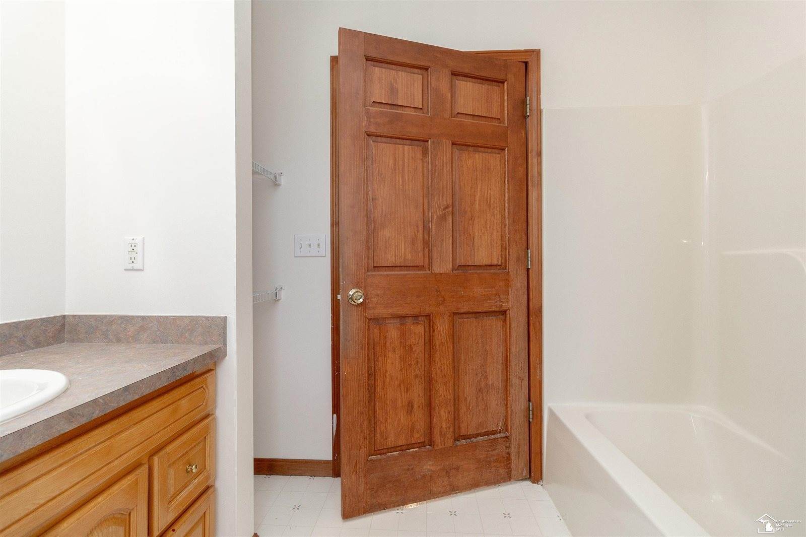 4986 Wells Road, Petersburg, MI 49270