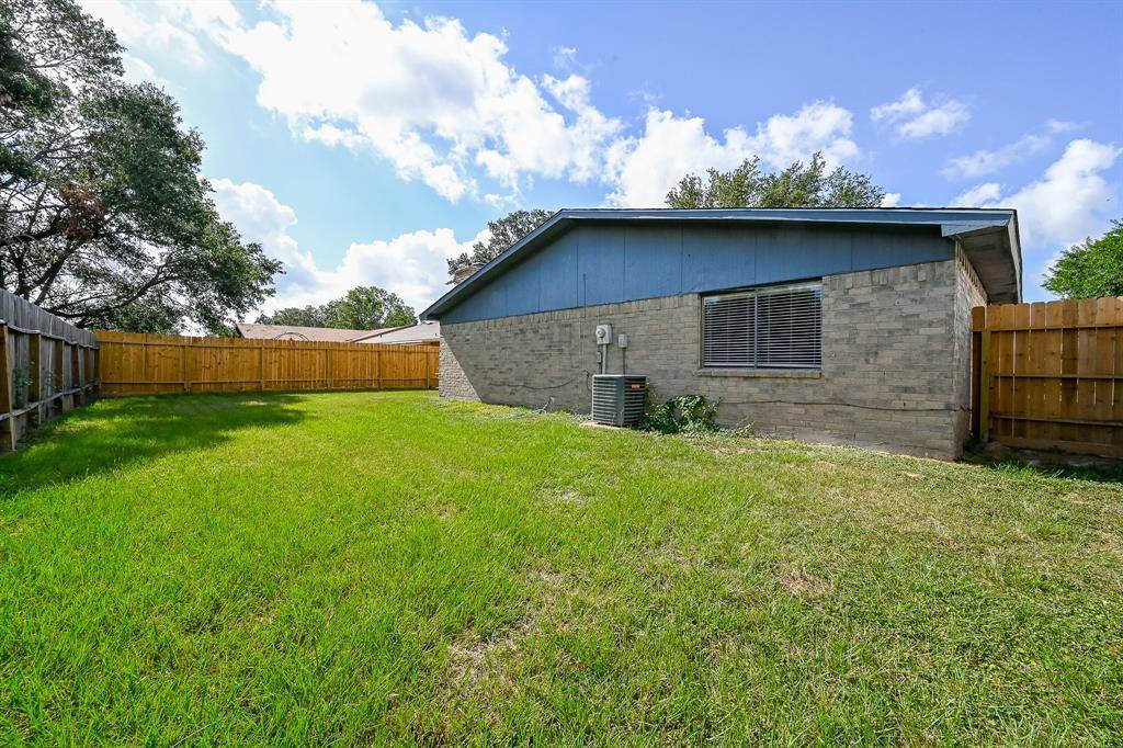 16934 Clan Macintosh Drive, Houston, TX 77084