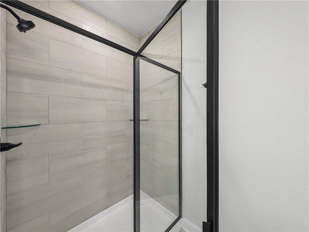 8 Kintyre Circle, Bella Vista, AR 72715